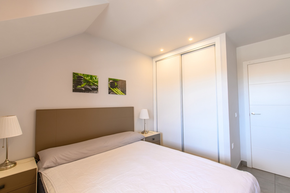 Se vende Apartamento Planta Media de 2 dormitorios en Costa Blanca, Alicante, España