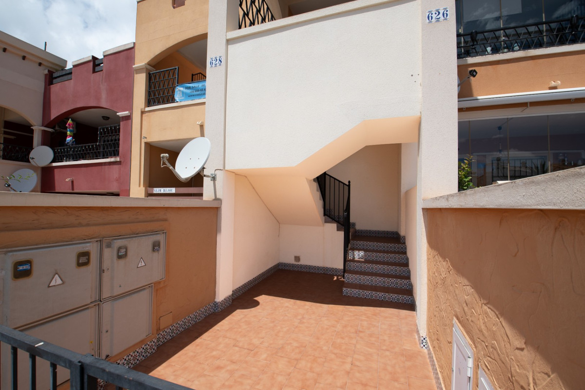 Se vende Apartamento Planta Media de 2 dormitorios en Costa Blanca, Alicante, España