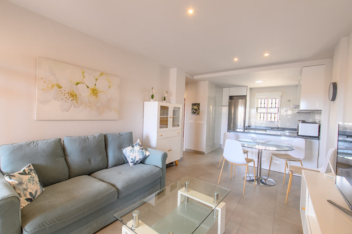 Se vende Apartamento Planta Media de 2 dormitorios en Costa Blanca, Alicante, España