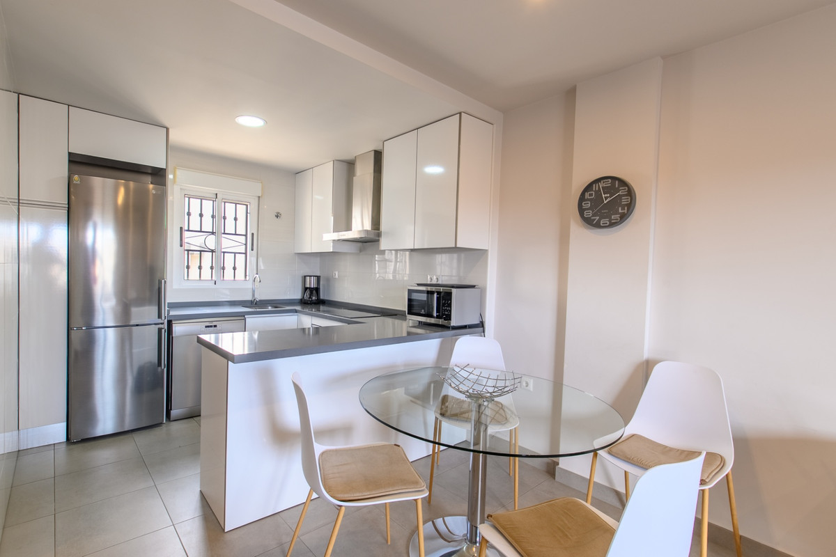 Se vende Apartamento Planta Media de 2 dormitorios en Costa Blanca, Alicante, España
