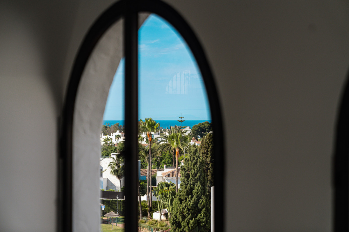 3 Bed Apartment for sale in Nueva Andalucía Costa Del Sol, Málaga, Spain