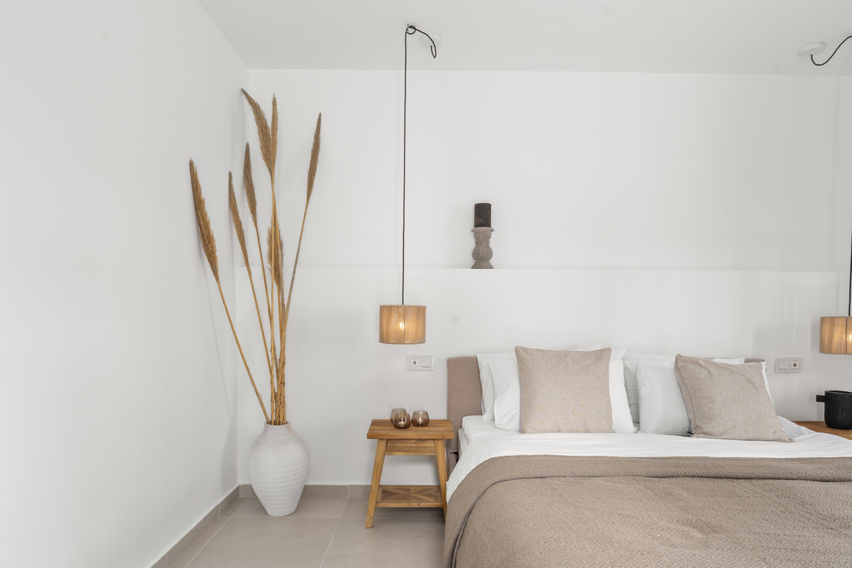 3 Bed Apartment for sale in Nueva Andalucía Costa Del Sol, Málaga, Spain
