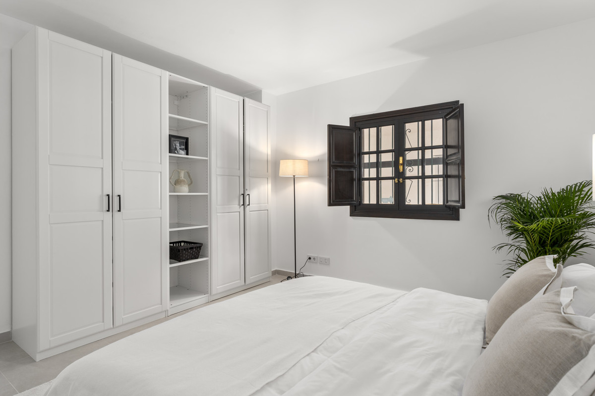 3 Bed Apartment for sale in Nueva Andalucía Costa Del Sol, Málaga, Spain