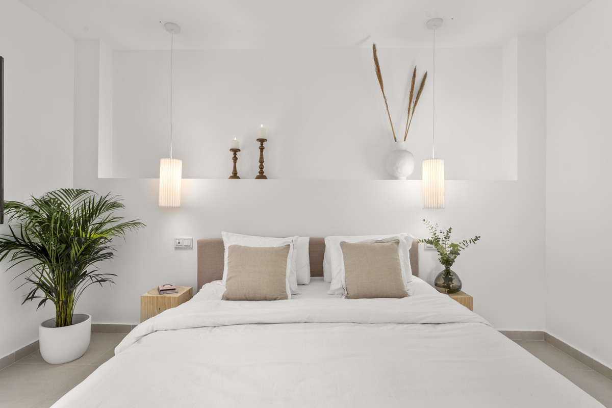 3 Bed Apartment for sale in Nueva Andalucía Costa Del Sol, Málaga, Spain