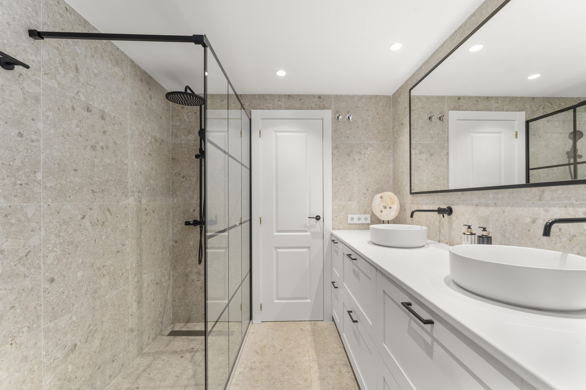 3 Bed Apartment for sale in Nueva Andalucía Costa Del Sol, Málaga, Spain