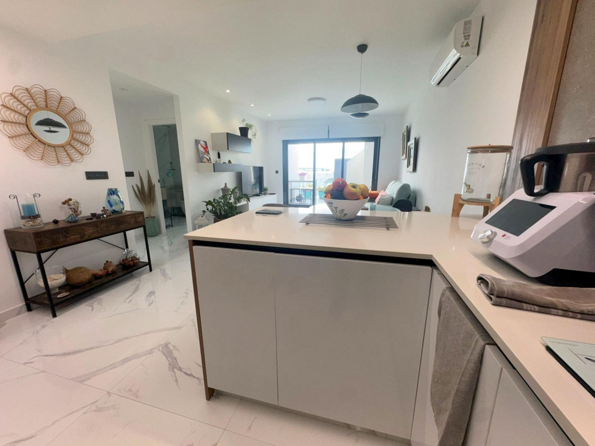 Se vende Bungalow de 2 dormitorios en Costa Blanca, Alicante, España