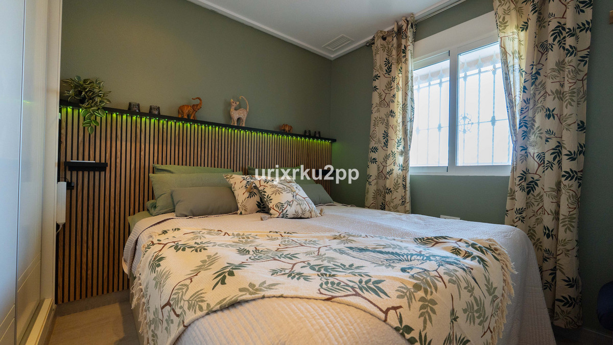 3 Bed Apartment for sale in Villamartin Costa Blanca, Alicante, Spain
