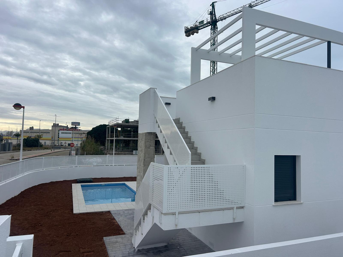 Se vende Villa - Chalet de 3 dormitorios en Costa Blanca, Alicante, España