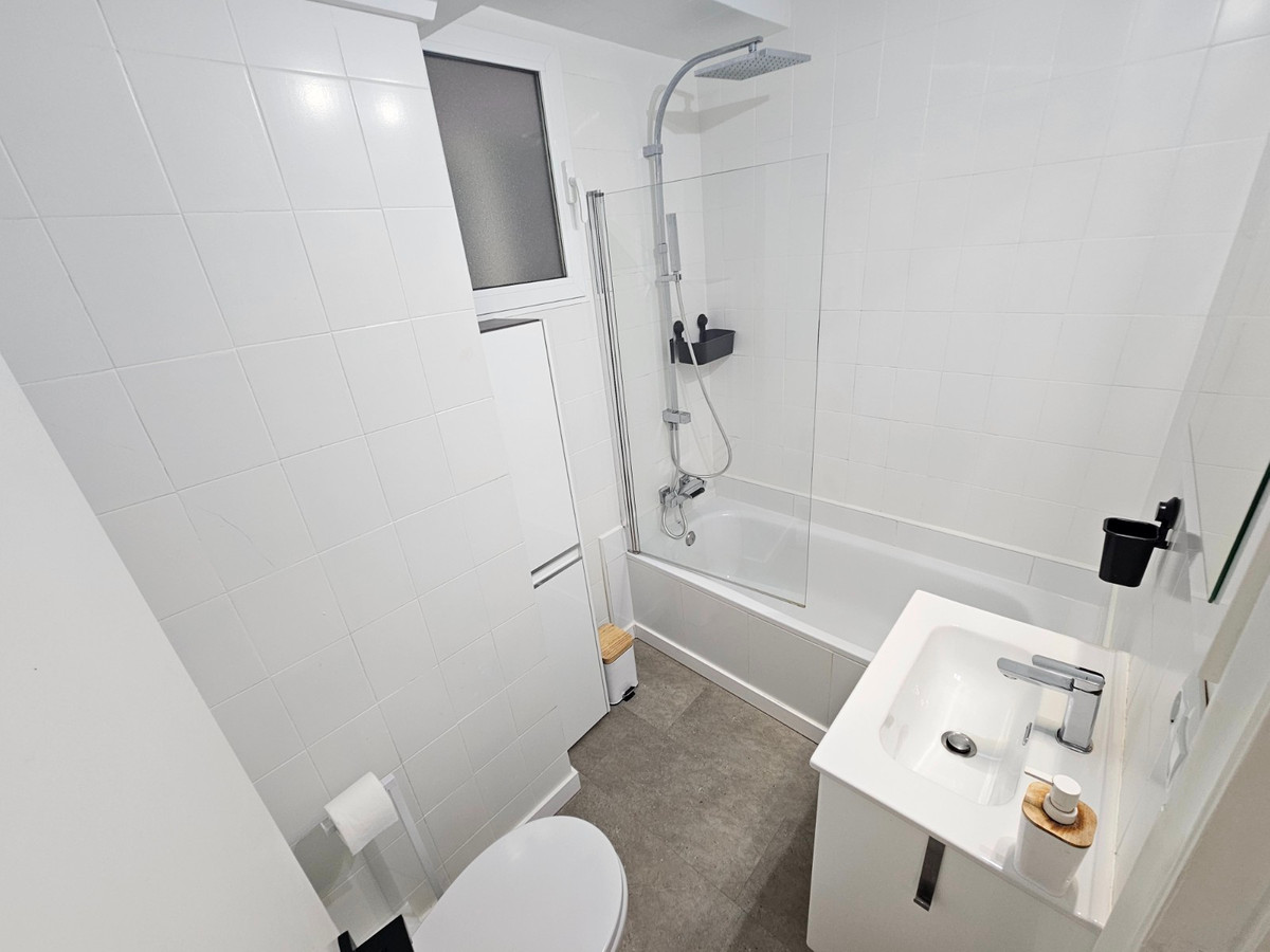 Se vende Apartamento Planta Media de 2 dormitorios en Costa Blanca, Alicante, España