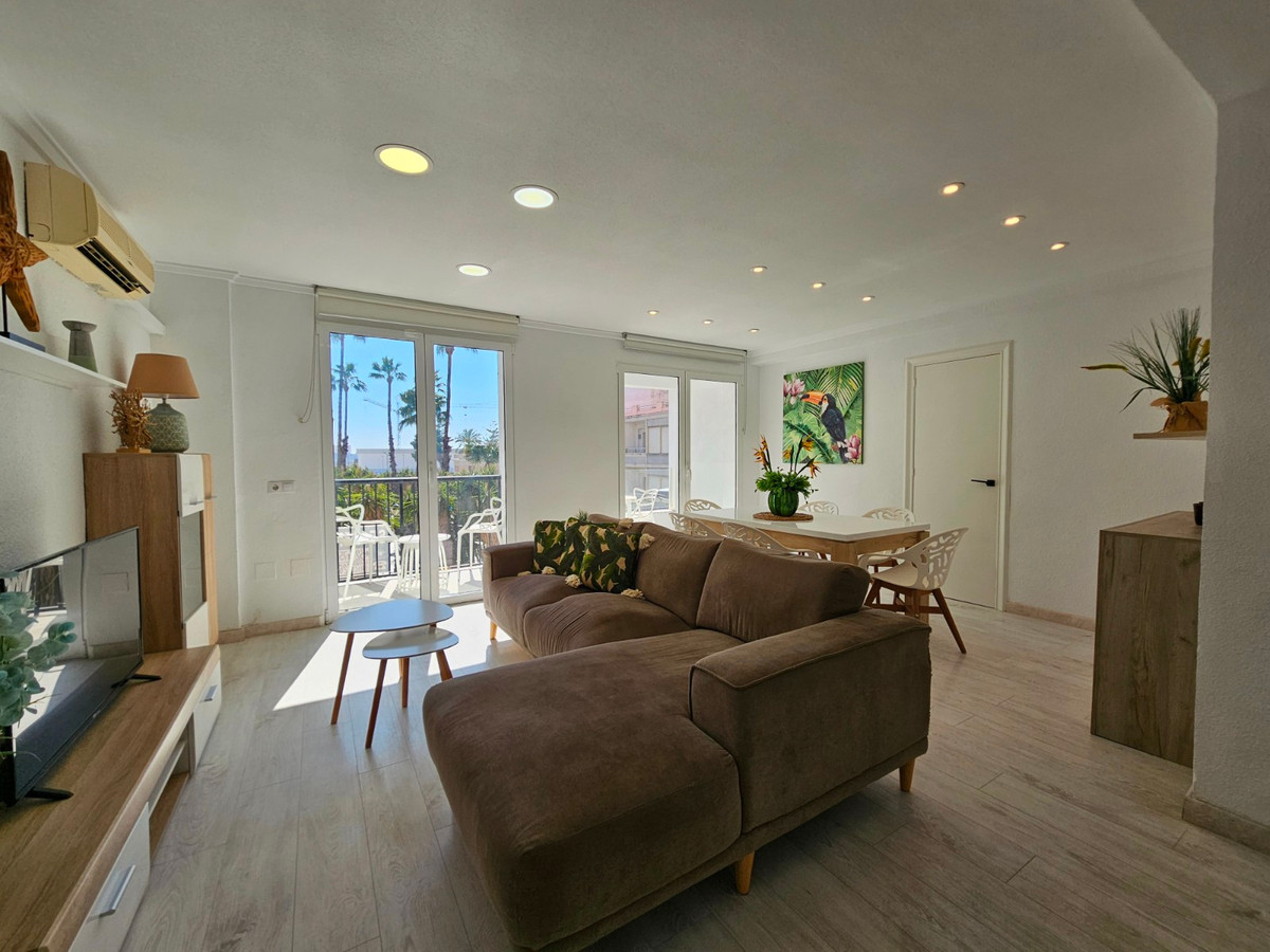 Se vende Apartamento Planta Media de 2 dormitorios en Costa Blanca, Alicante, España