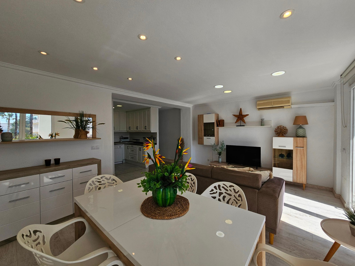 Se vende Apartamento Planta Media de 2 dormitorios en Costa Blanca, Alicante, España