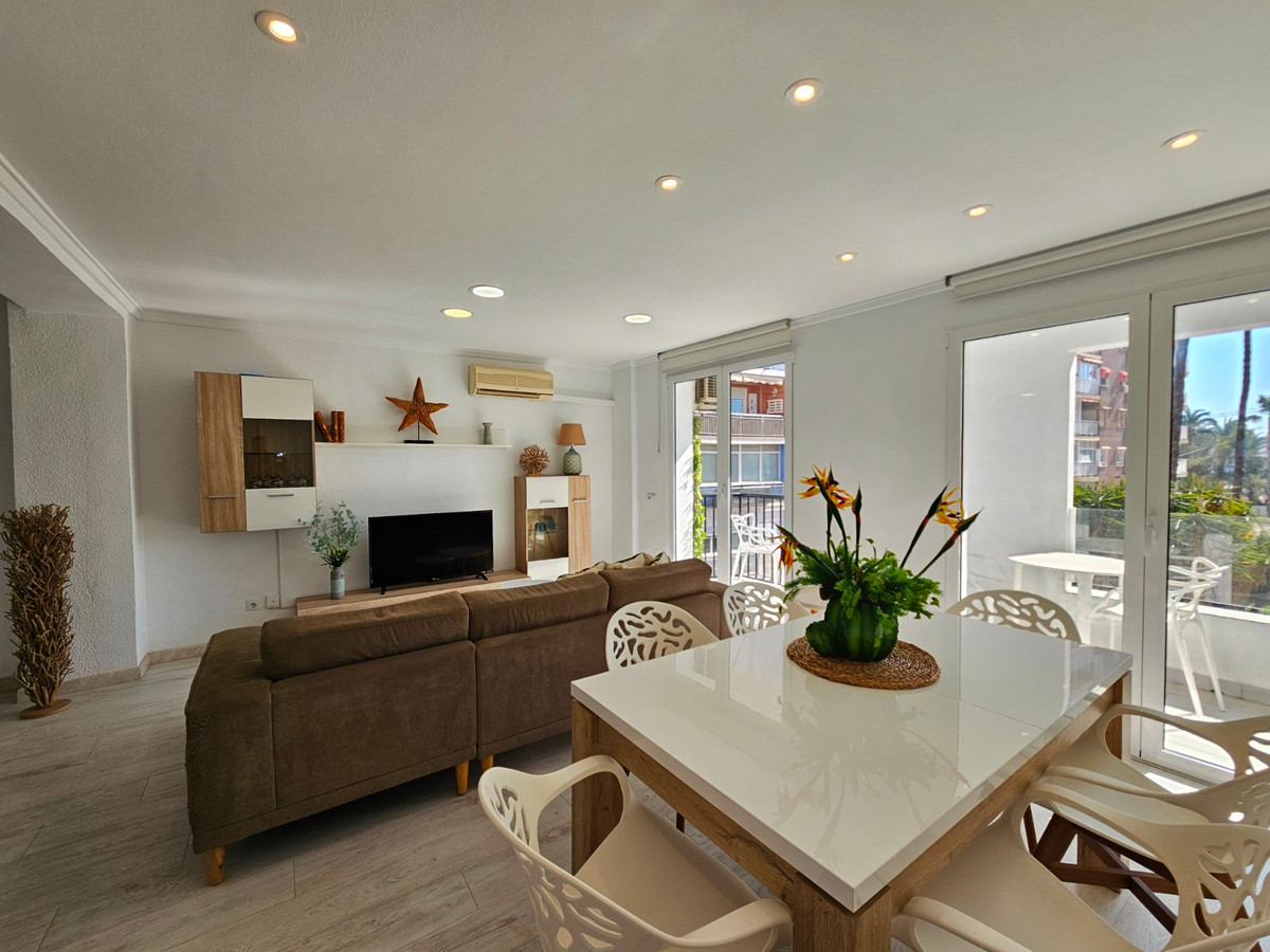Se vende Apartamento Planta Media de 2 dormitorios en Costa Blanca, Alicante, España