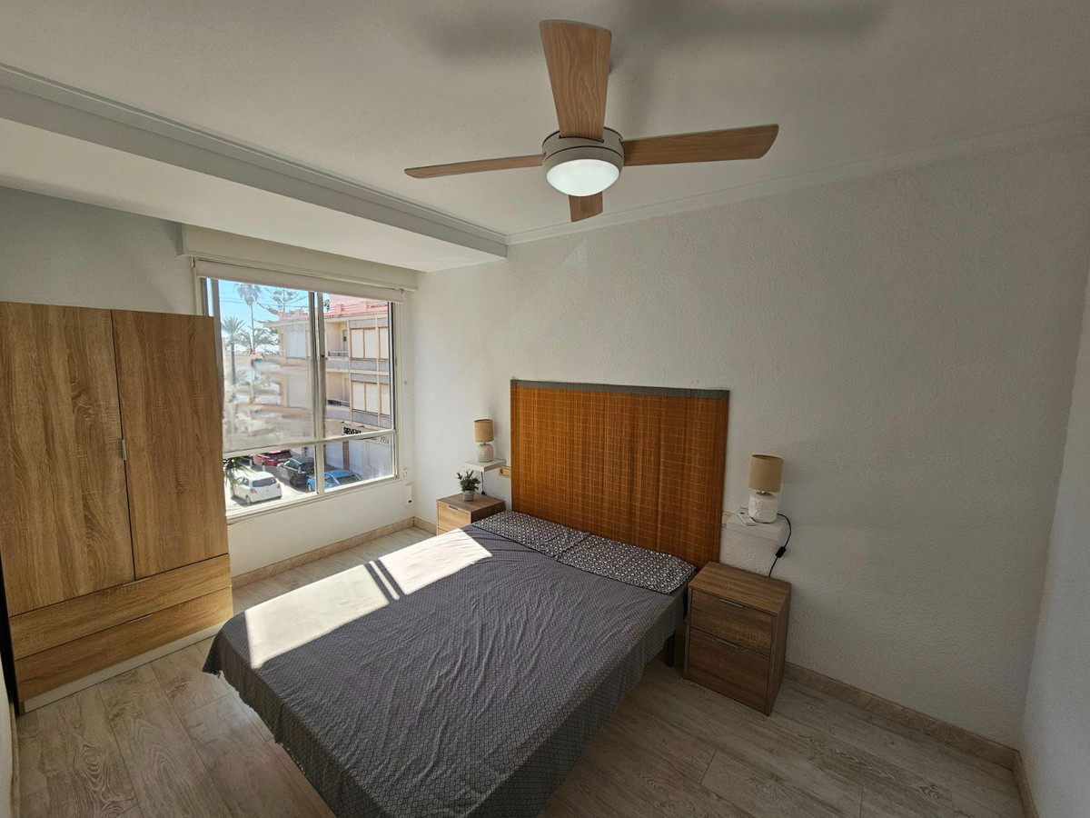 Se vende Apartamento Planta Media de 2 dormitorios en Costa Blanca, Alicante, España