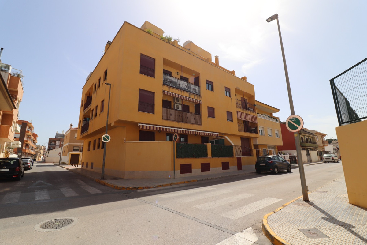 Se vende Apartamento Planta Media de 2 dormitorios en Costa Blanca, Alicante, España