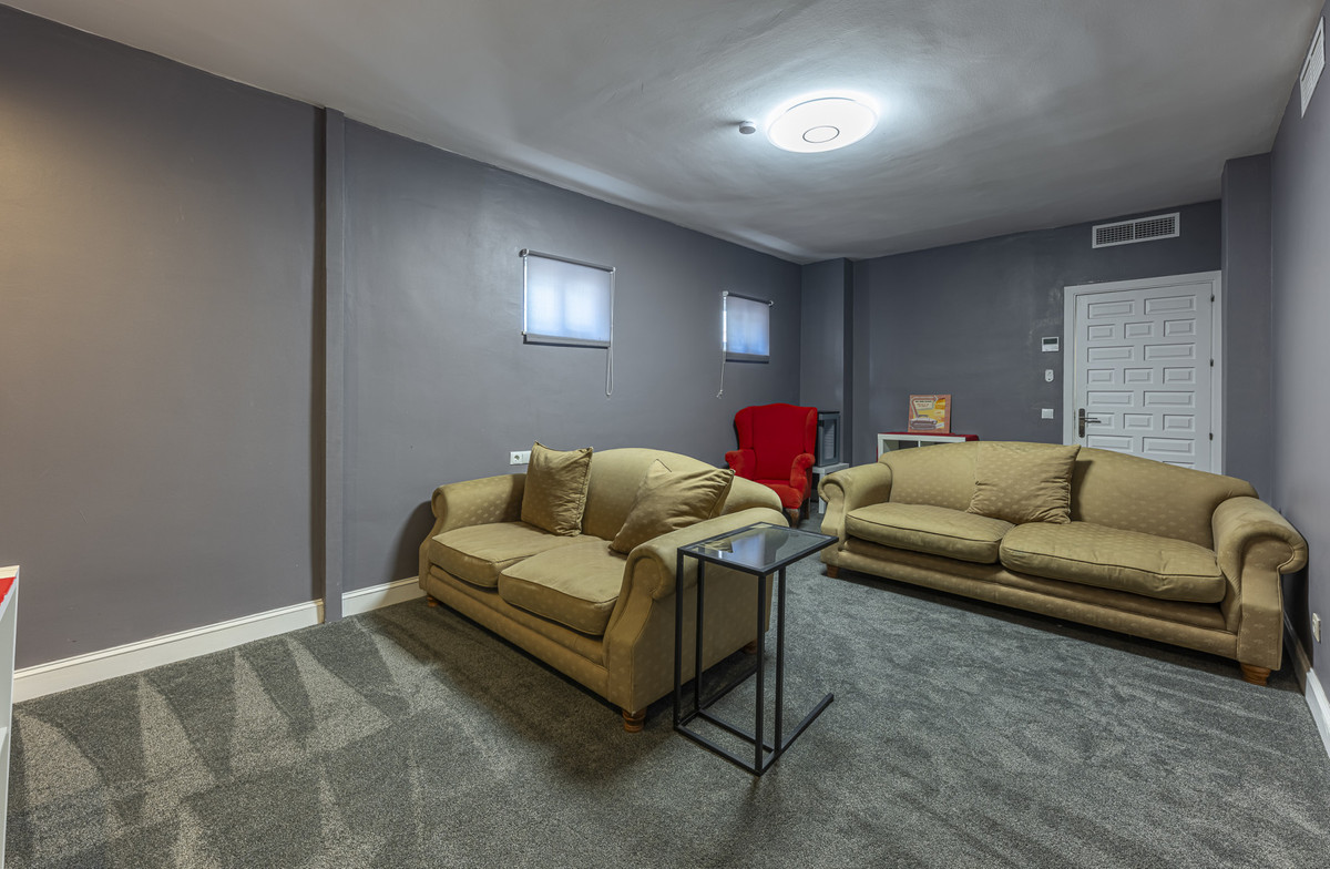 Se vende Villa - Chalet de 6 dormitorios en Costa Del Sol, Cadiz, España