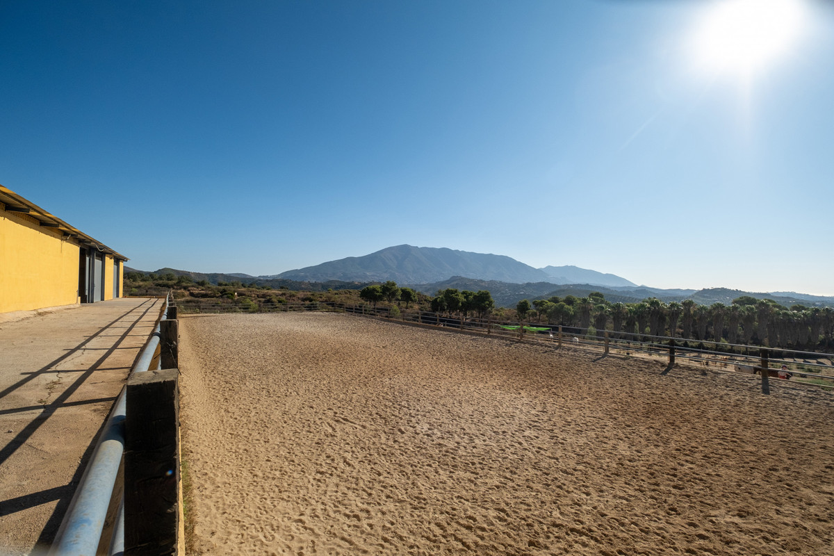 Se vende Finca - Cortijo de 6 dormitorios en Costa Del Sol, Málaga, España