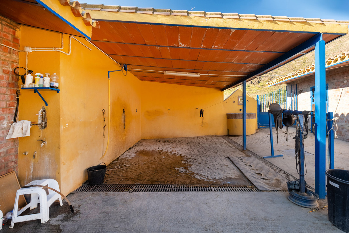 Se vende Finca - Cortijo de 6 dormitorios en Costa Del Sol, Málaga, España