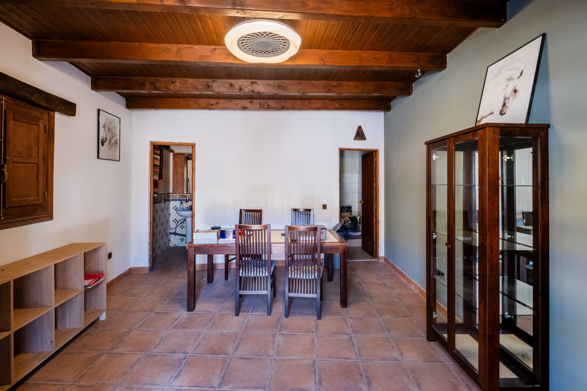 Se vende Finca - Cortijo de 6 dormitorios en Costa Del Sol, Málaga, España