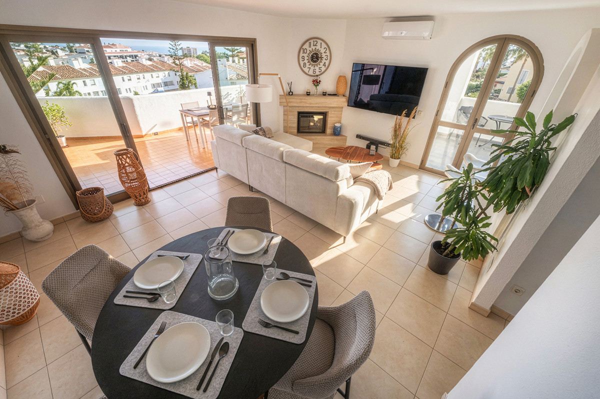 Se vende Apartamento Planta Media de 2 dormitorios en Costa Del Sol, Málaga, España