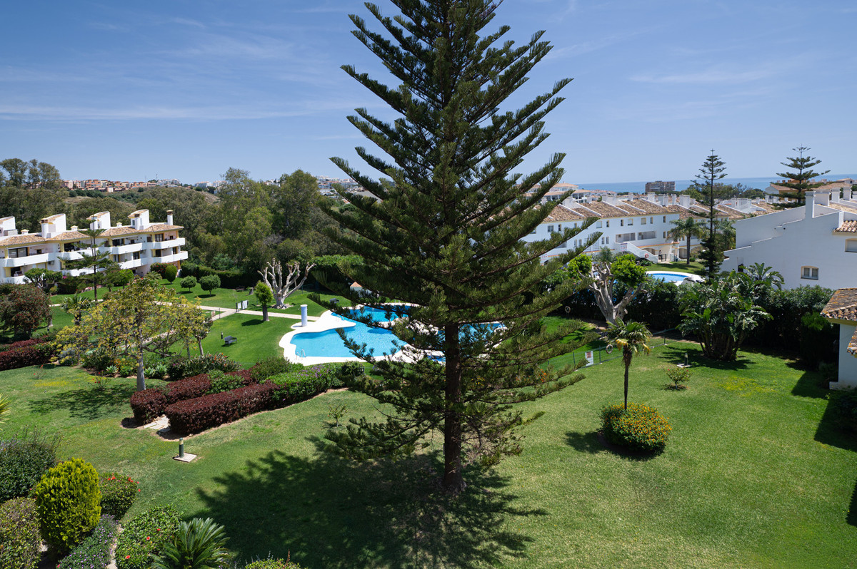 Se vende Apartamento Planta Media de 2 dormitorios en Costa Del Sol, Málaga, España