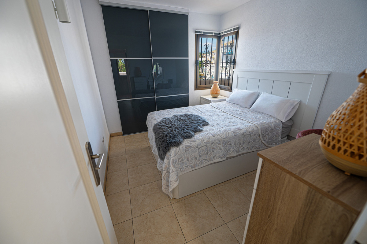 Se vende Apartamento Planta Media de 2 dormitorios en Costa Del Sol, Málaga, España