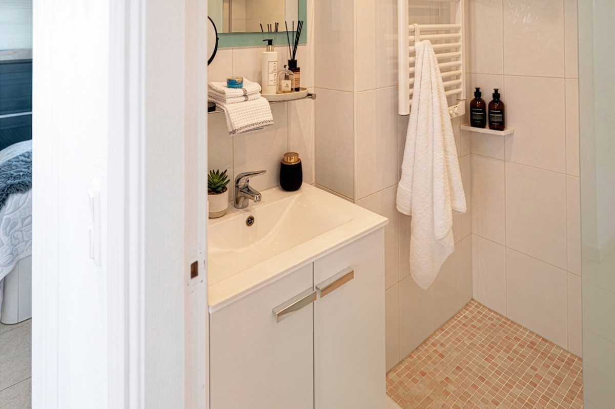 Se vende Apartamento Planta Media de 2 dormitorios en Costa Del Sol, Málaga, España
