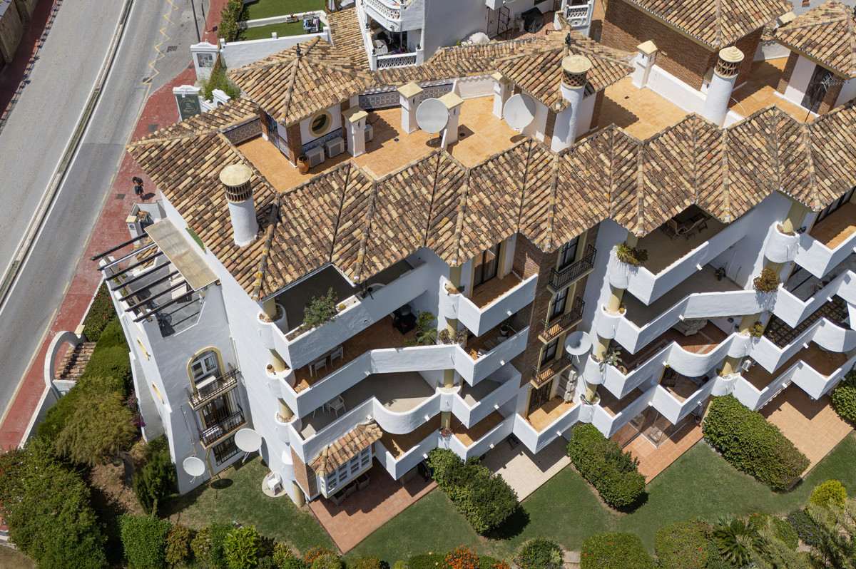 Se vende Apartamento Planta Media de 2 dormitorios en Costa Del Sol, Málaga, España