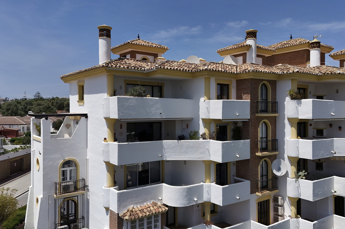 Se vende Apartamento Planta Media de 2 dormitorios en Costa Del Sol, Málaga, España