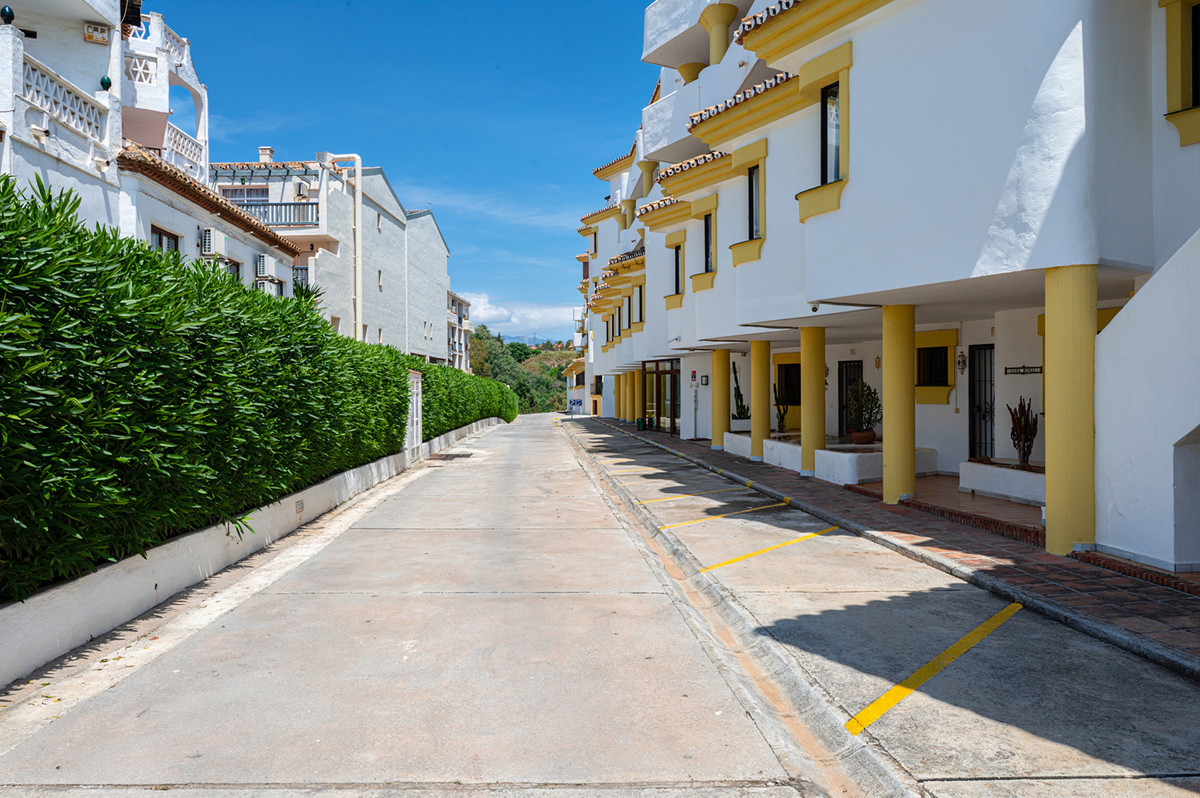 Se vende Apartamento Planta Media de 2 dormitorios en Costa Del Sol, Málaga, España