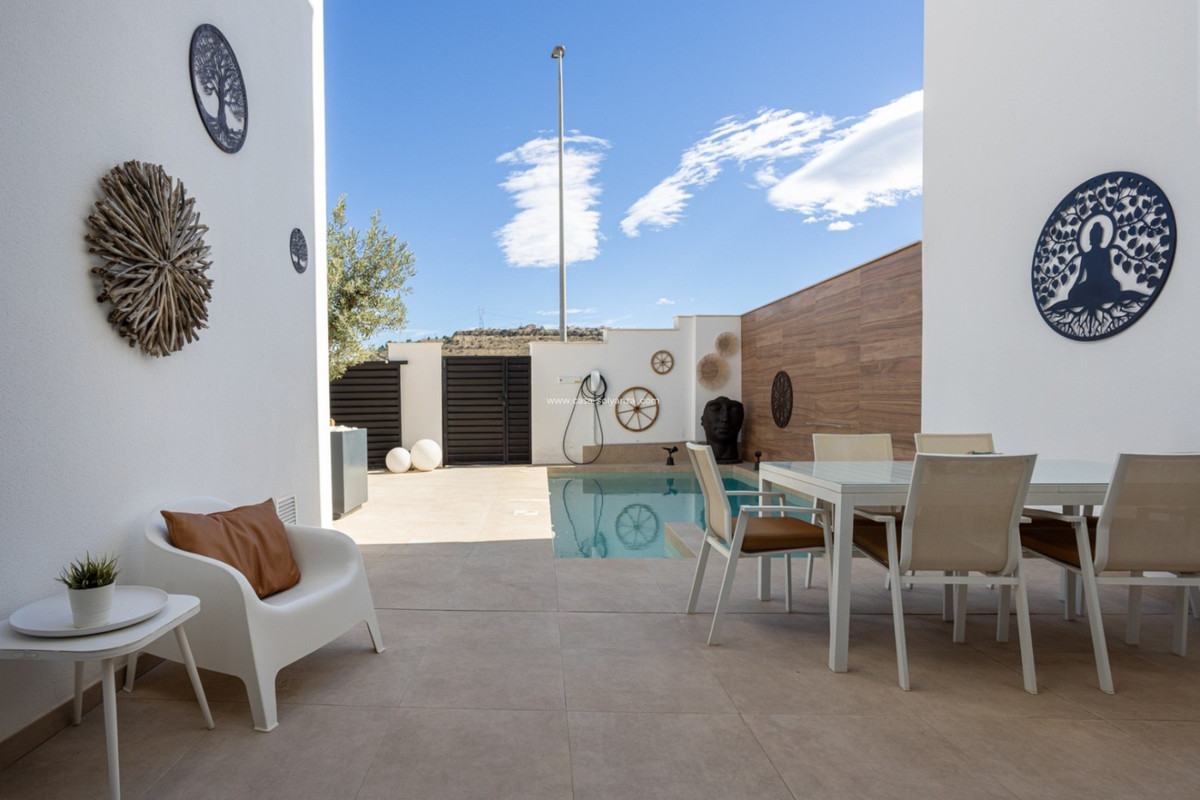 Se vende Villa - Chalet de 3 dormitorios en Costa Blanca, Alicante, España