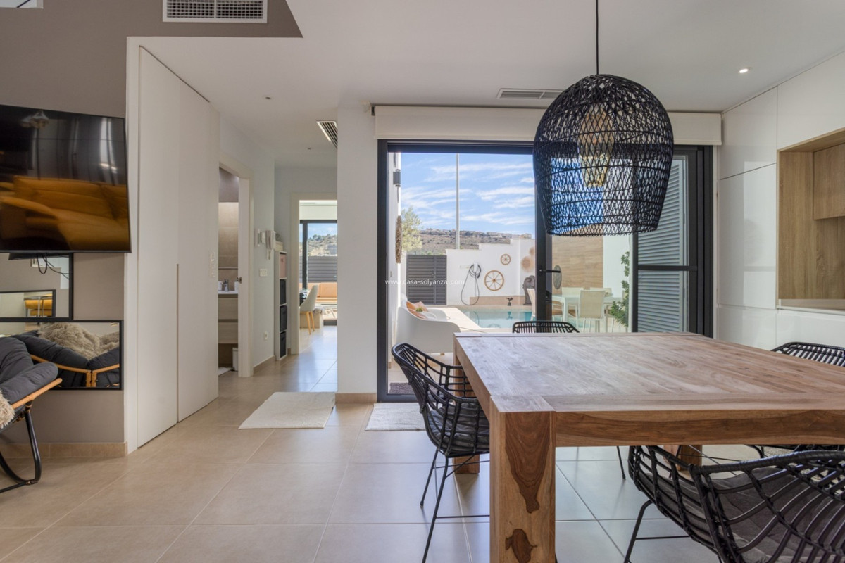Se vende Villa - Chalet de 3 dormitorios en Costa Blanca, Alicante, España