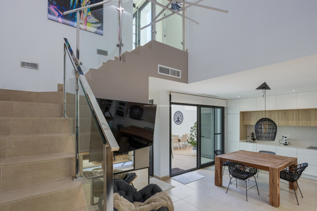 Se vende Villa - Chalet de 3 dormitorios en Costa Blanca, Alicante, España