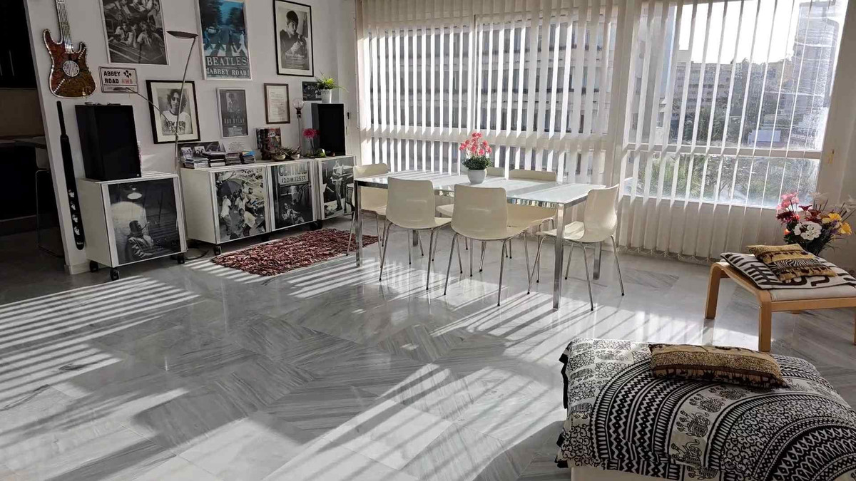 Se vende Apartamento Planta Media de 2 dormitorios en Costa Del Sol, Málaga, España