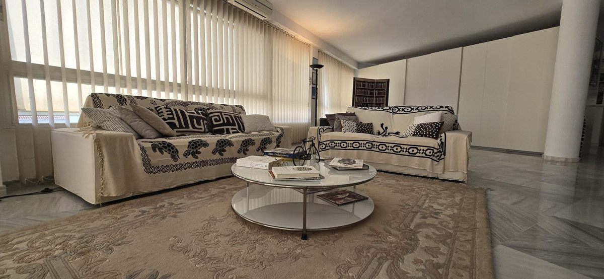 Se vende Apartamento Planta Media de 2 dormitorios en Costa Del Sol, Málaga, España