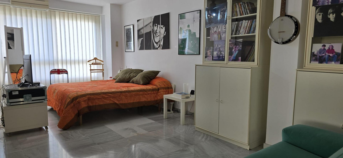 Se vende Apartamento Planta Media de 2 dormitorios en Costa Del Sol, Málaga, España