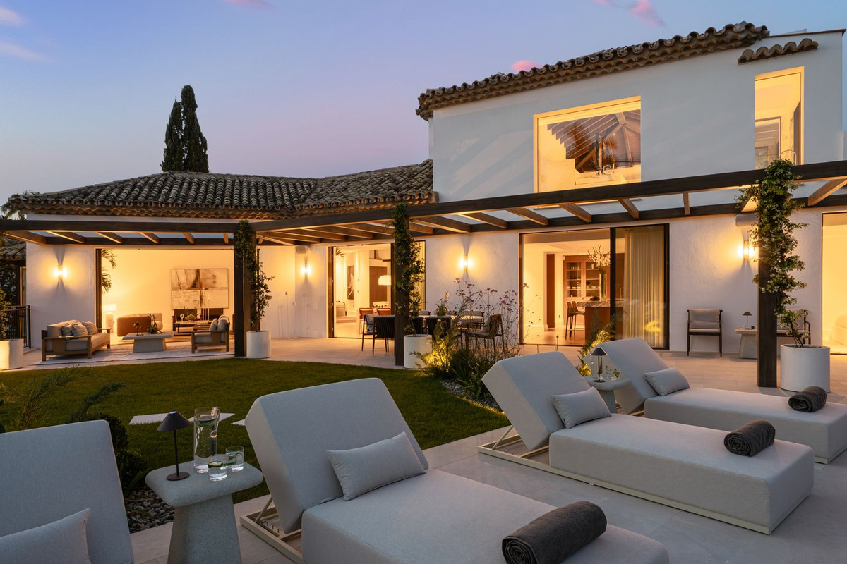 Se vende Villa - Chalet de 6 dormitorios en Costa Del Sol, Málaga, España