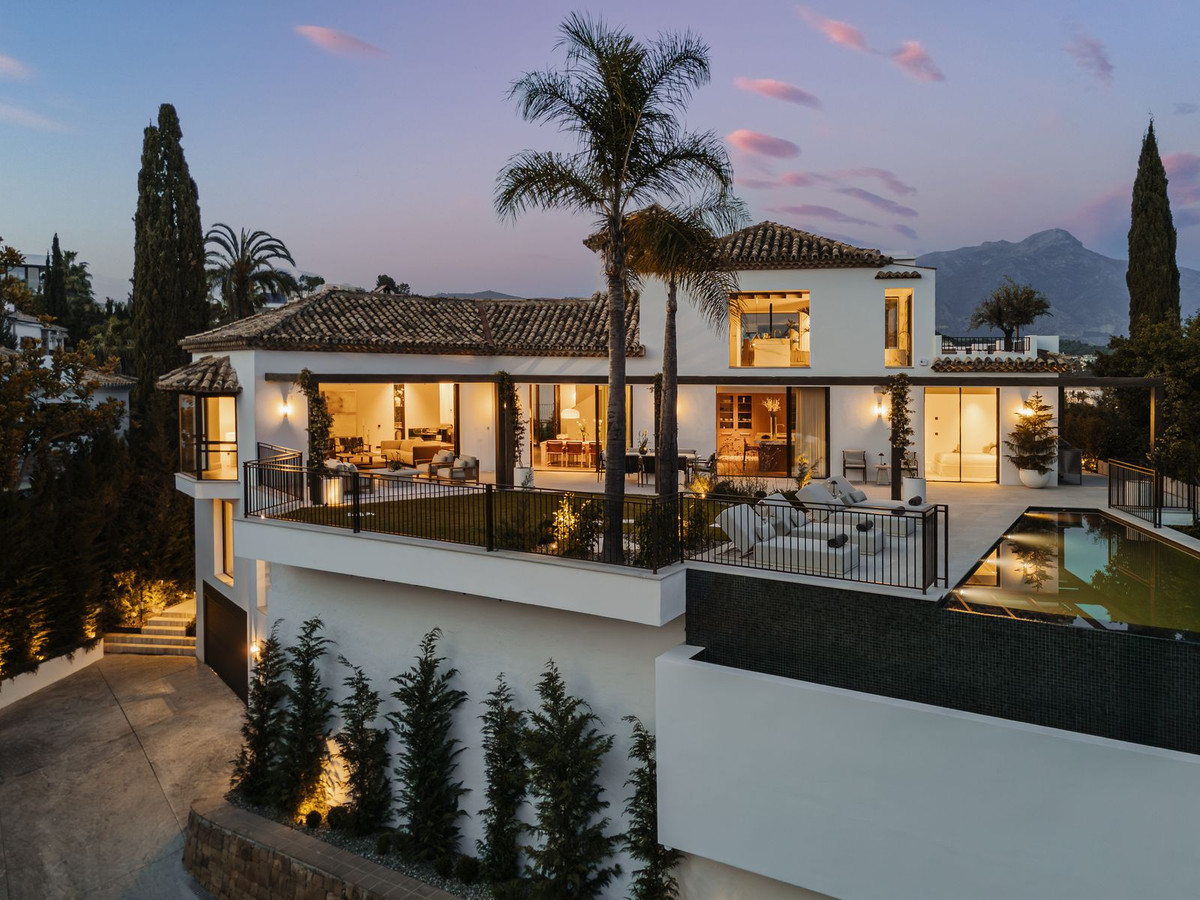 Se vende Villa - Chalet de 6 dormitorios en Costa Del Sol, Málaga, España