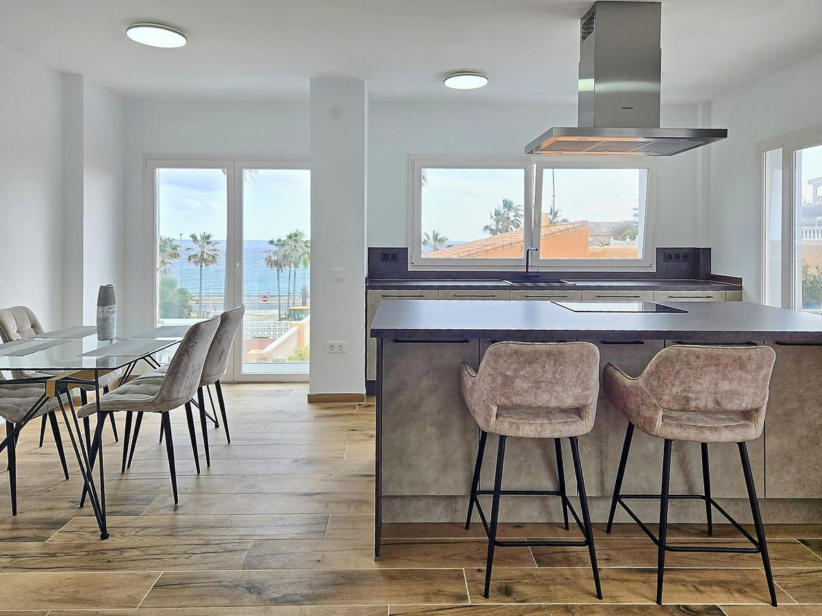 5 Bed Townhouse for sale in El Faro Costa Del Sol, Málaga, Spain