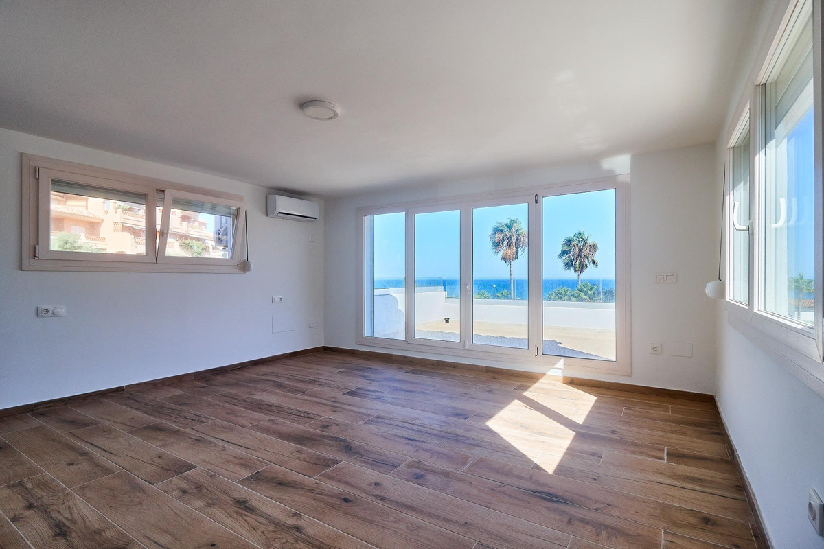 5 Bed Townhouse for sale in El Faro Costa Del Sol, Málaga, Spain