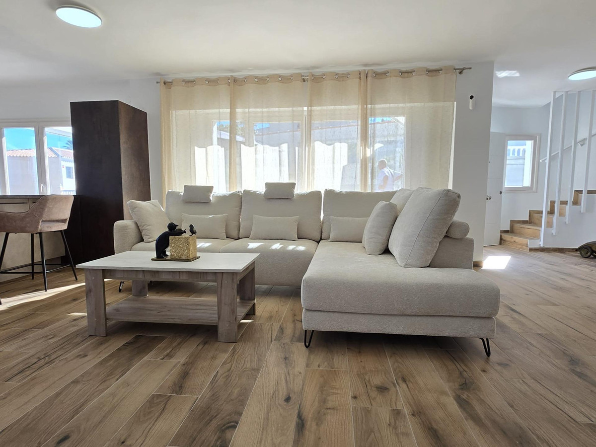5 Bed Townhouse for sale in El Faro Costa Del Sol, Málaga, Spain