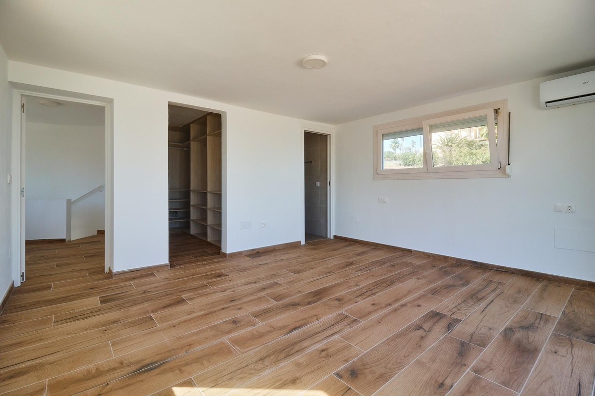 5 Bed Townhouse for sale in El Faro Costa Del Sol, Málaga, Spain