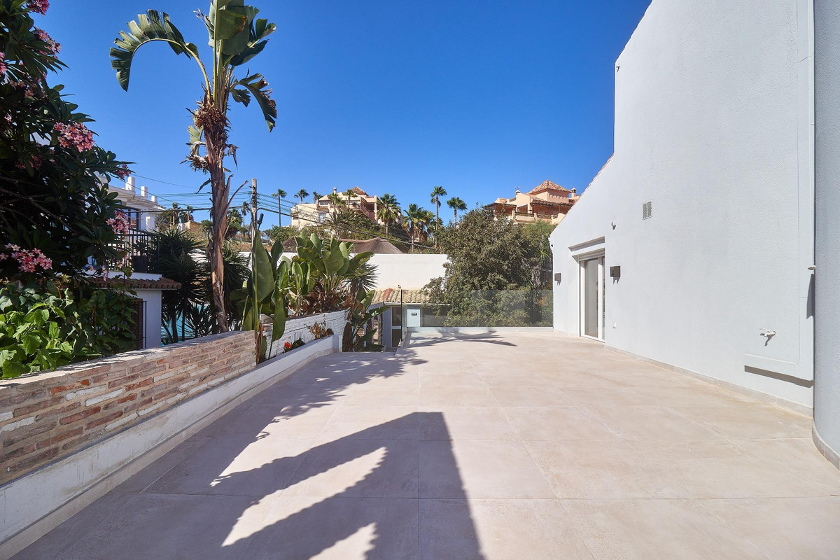 5 Bed Townhouse for sale in El Faro Costa Del Sol, Málaga, Spain