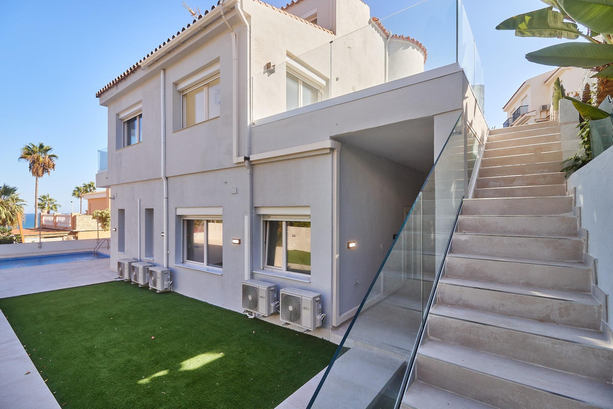 5 Bed Townhouse for sale in El Faro Costa Del Sol, Málaga, Spain