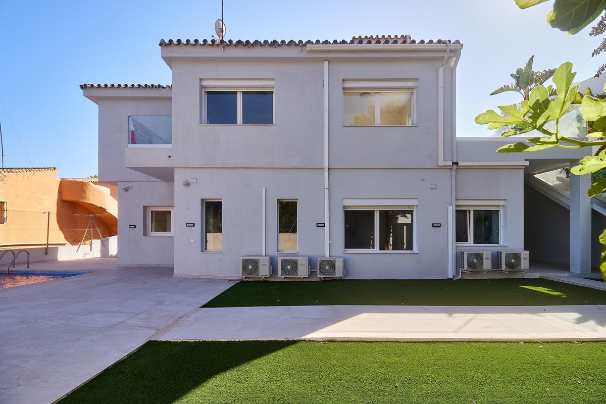 5 Bed Townhouse for sale in El Faro Costa Del Sol, Málaga, Spain