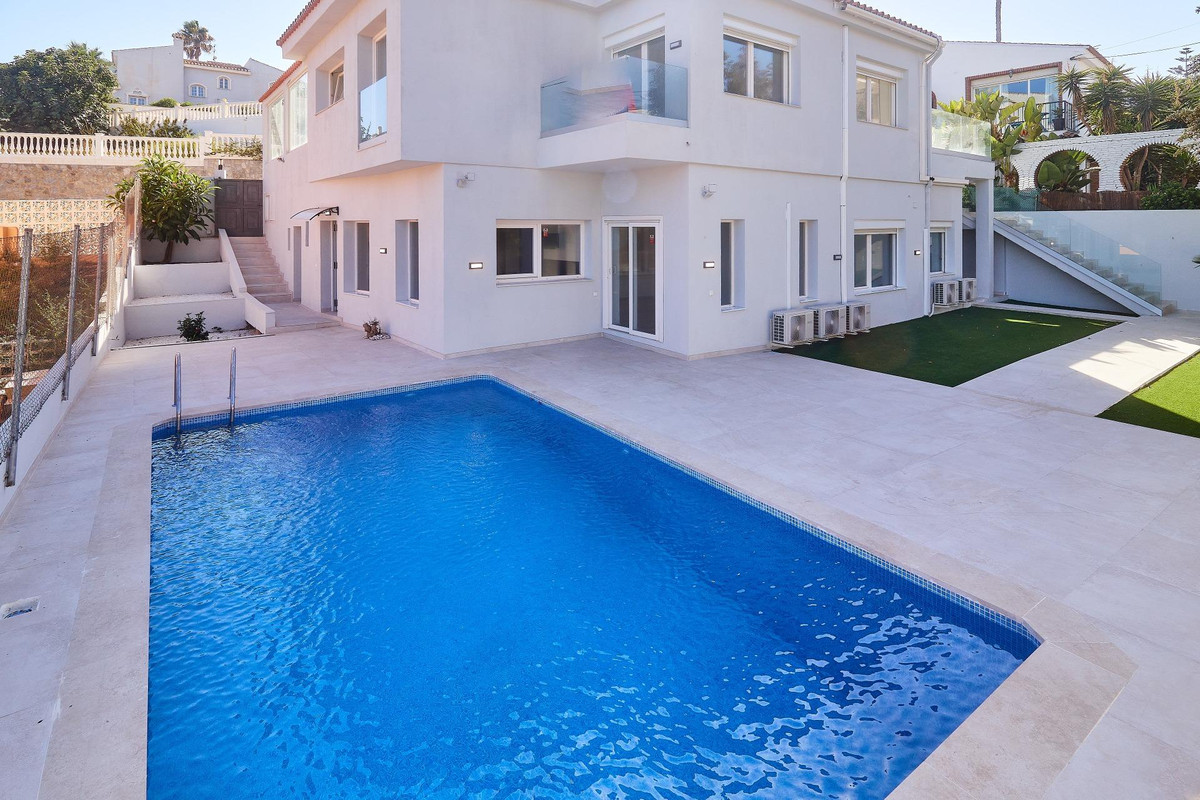 5 Bed Townhouse for sale in El Faro Costa Del Sol, Málaga, Spain