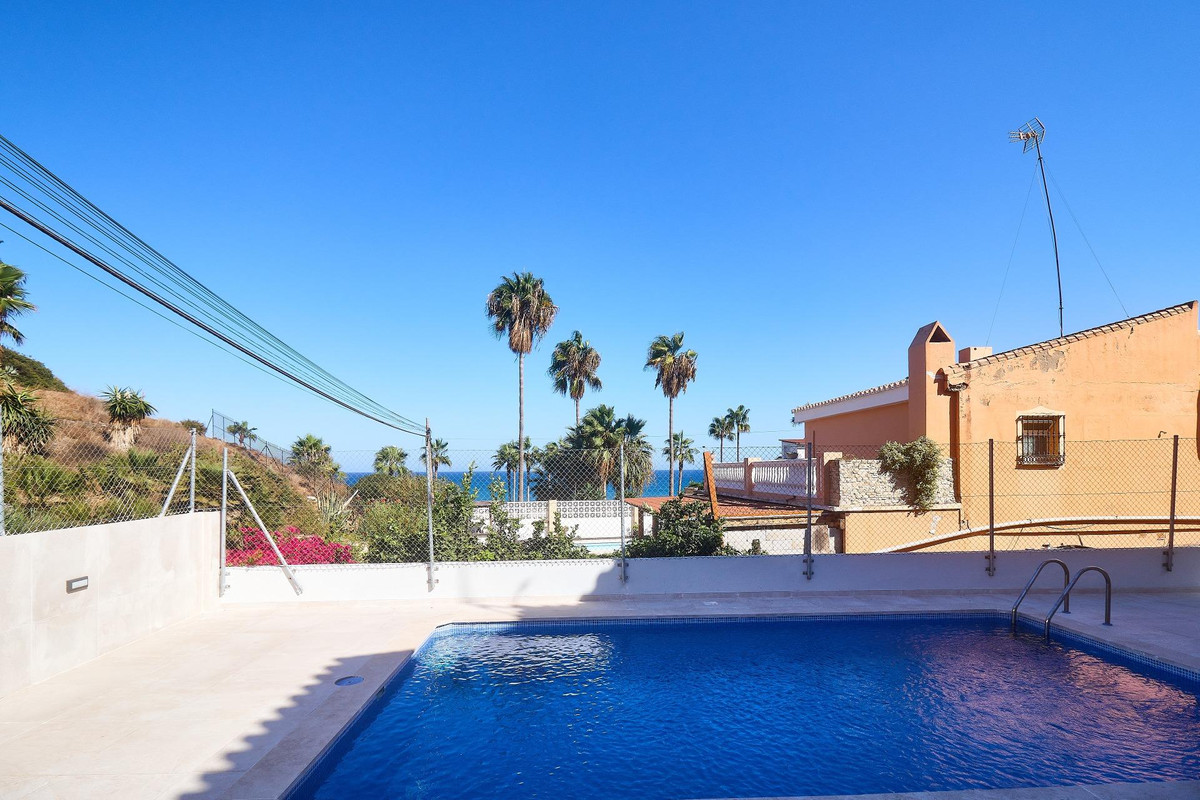 5 Bed Townhouse for sale in El Faro Costa Del Sol, Málaga, Spain