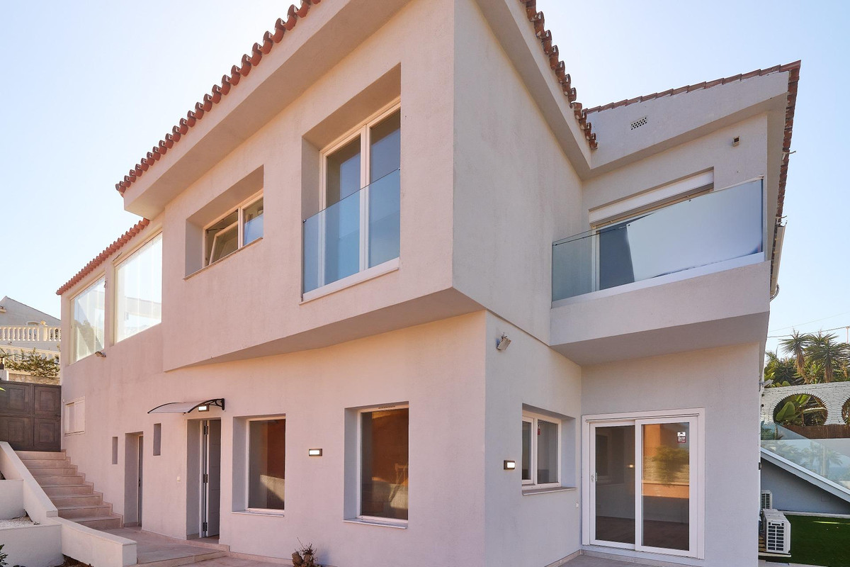 5 Bed Townhouse for sale in El Faro Costa Del Sol, Málaga, Spain