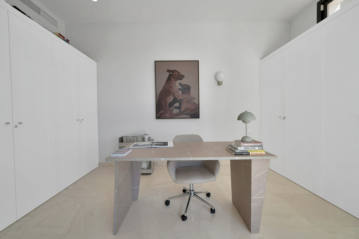 Se vende Villa - Chalet de 5 dormitorios en Costa Del Sol, Málaga, España