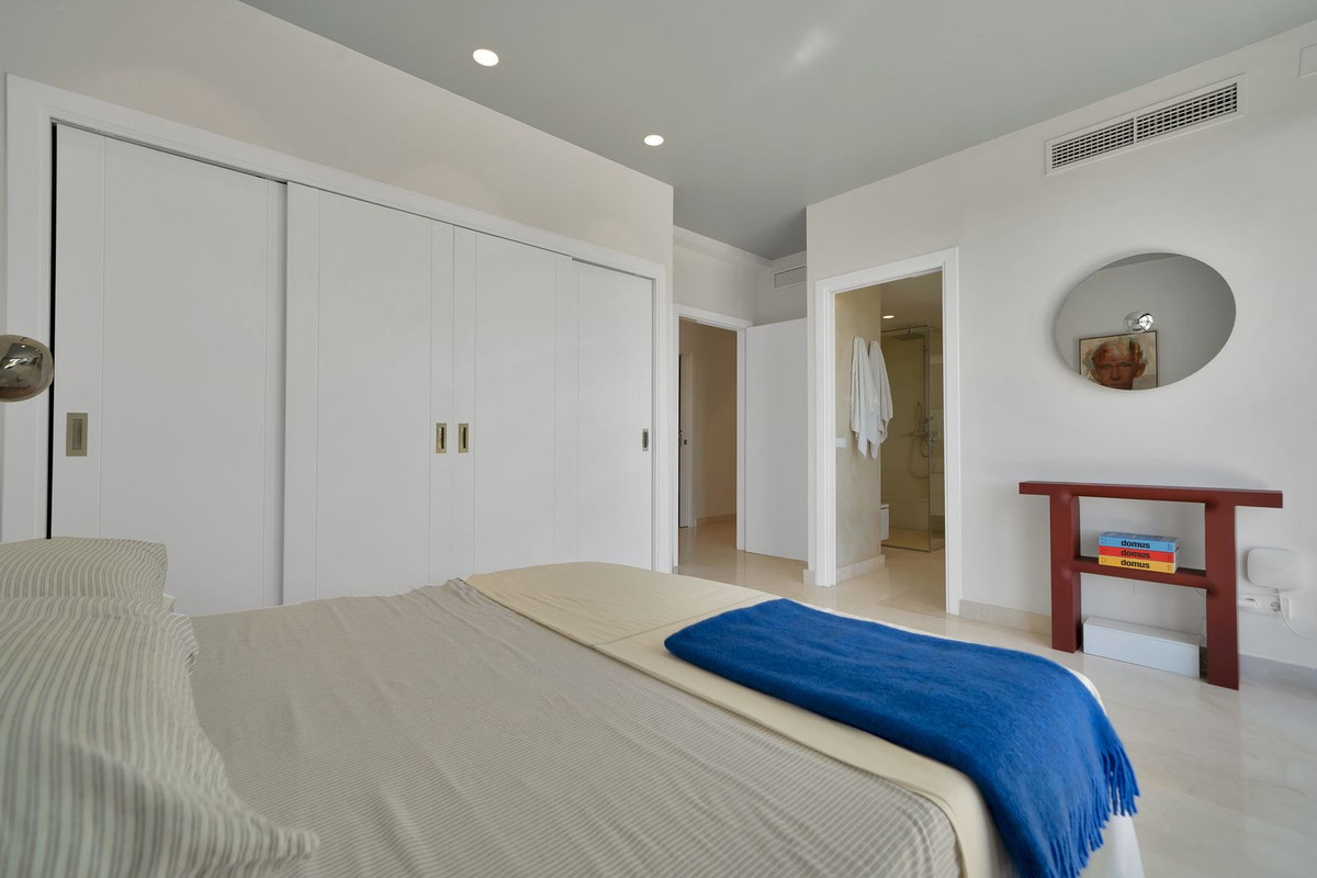 Se vende Villa - Chalet de 5 dormitorios en Costa Del Sol, Málaga, España
