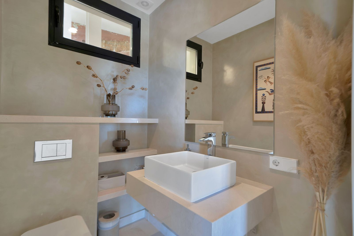 Se vende Villa - Chalet de 5 dormitorios en Costa Del Sol, Málaga, España